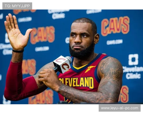 米切尔无球跑动拉开空间，主导骑士进攻体系