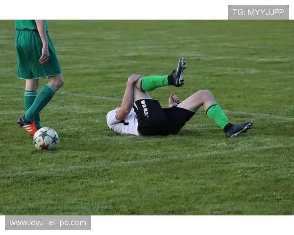 中立球规则解析：无犯规停止比赛时的判定与执行