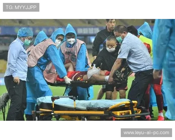 担架入场规则知多少？裁判何时允许医疗介入解析